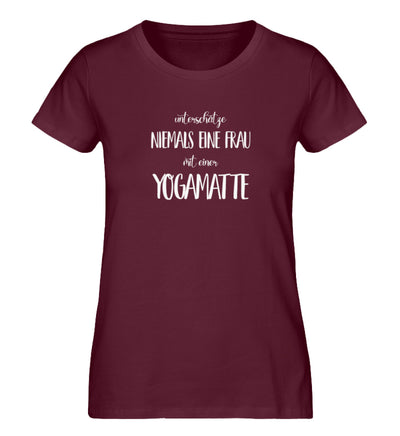 Frau mit Yogamatte 100% Bio T-Shirt